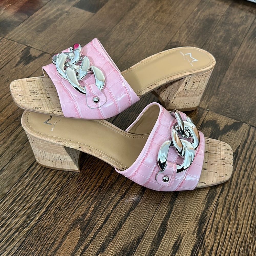 Marc Fisher Women’s Pink Chain Detail Block Heel Faux Crocodile Sandals Size 10